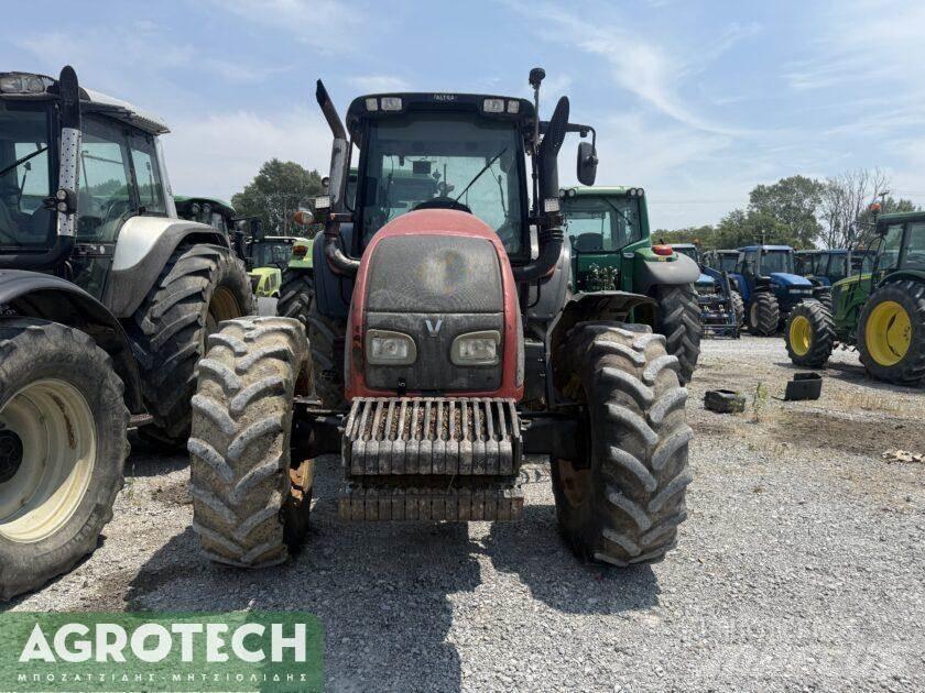 Valtra T151 Трактори