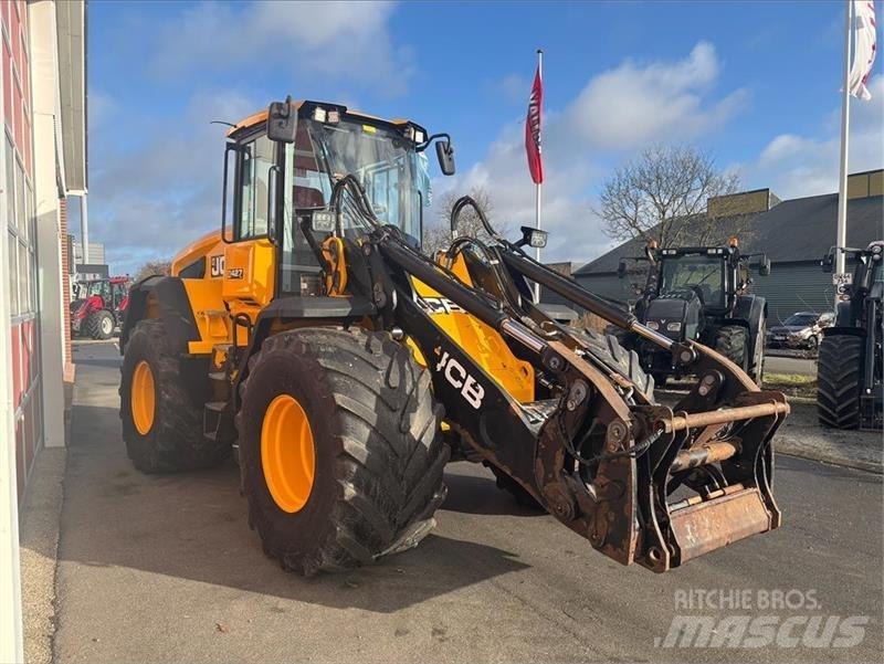 JCB 427 Agri Колесни товарачи