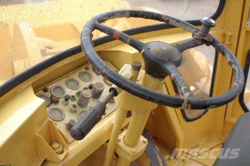 CAT 966 C Колесни товарачи
