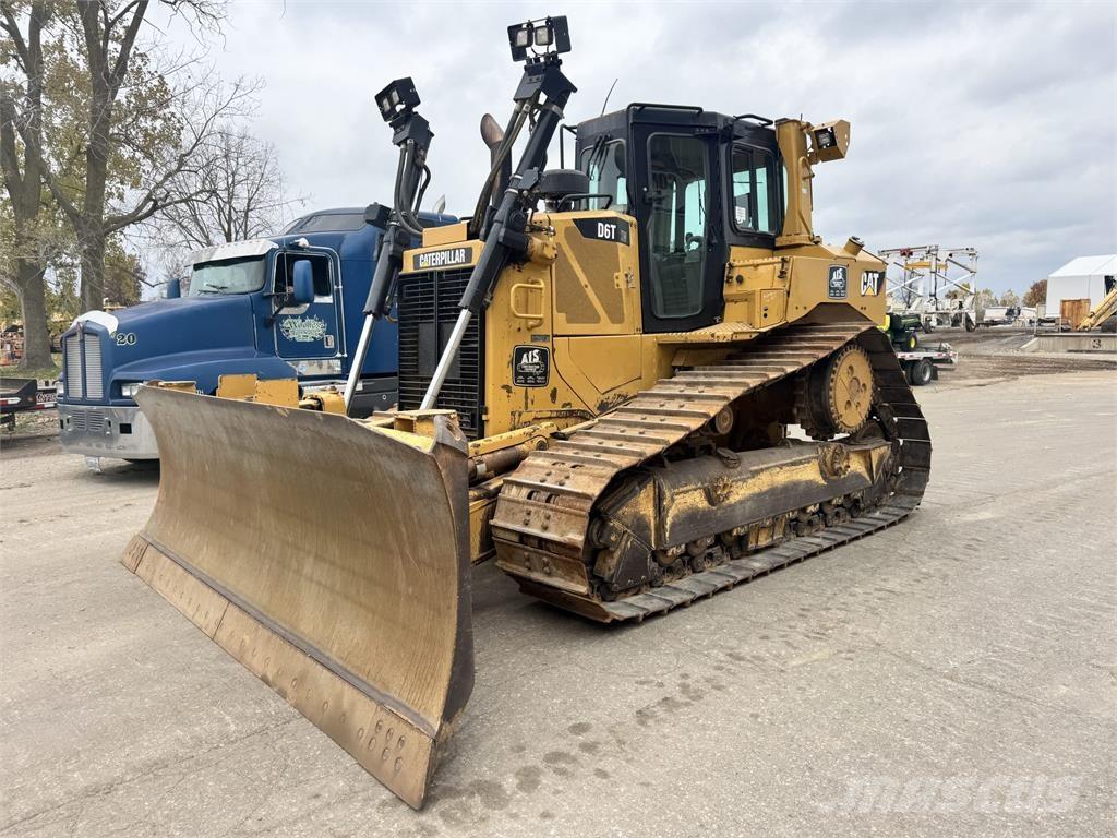CAT D6T Верижни булдозери
