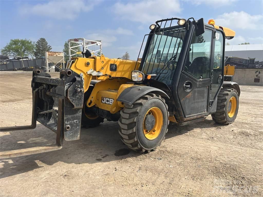 JCB 525-60 Телескопични товарачи