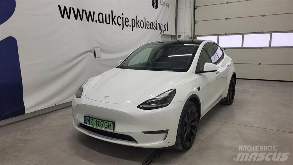 Tesla Y Коли