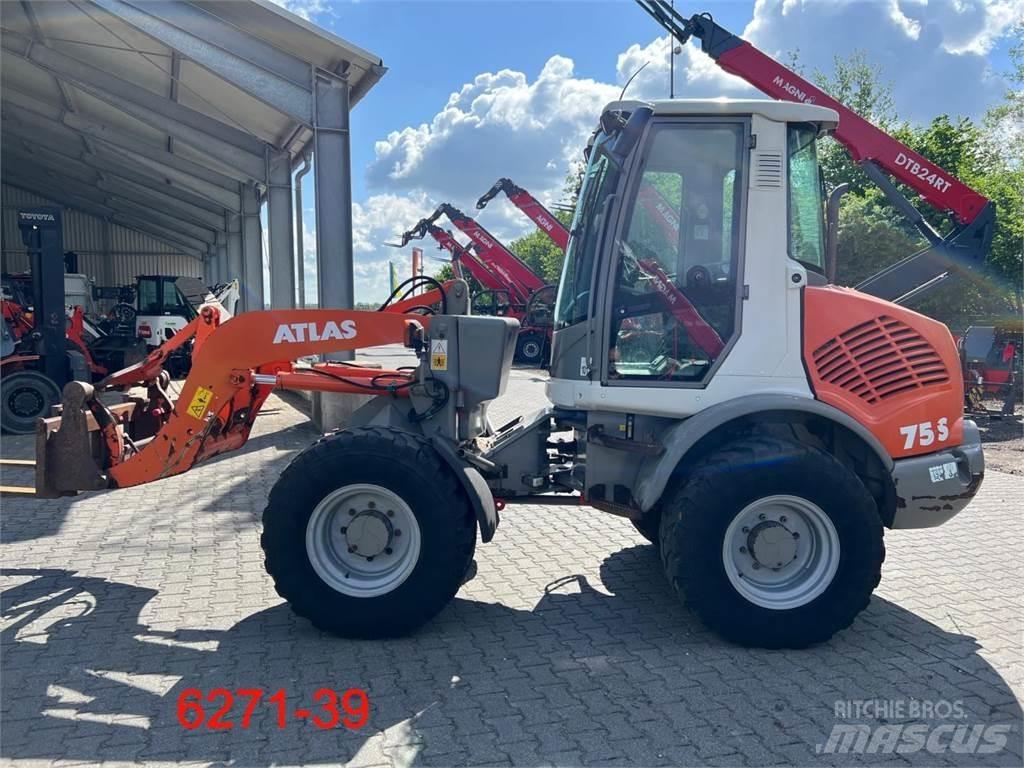 Atlas AR 75 s Колесни товарачи