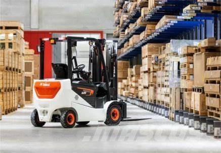 Bobcat B 25NS Електрически вилични кари-повдигачи