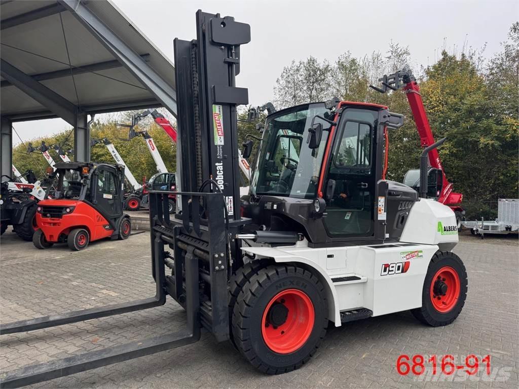 Bobcat D 90 S-9 Дизелови камиони