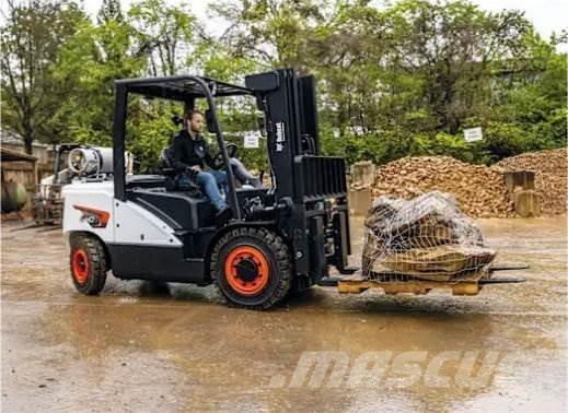 Bobcat G 40 SC-7 Камиони с АГУ