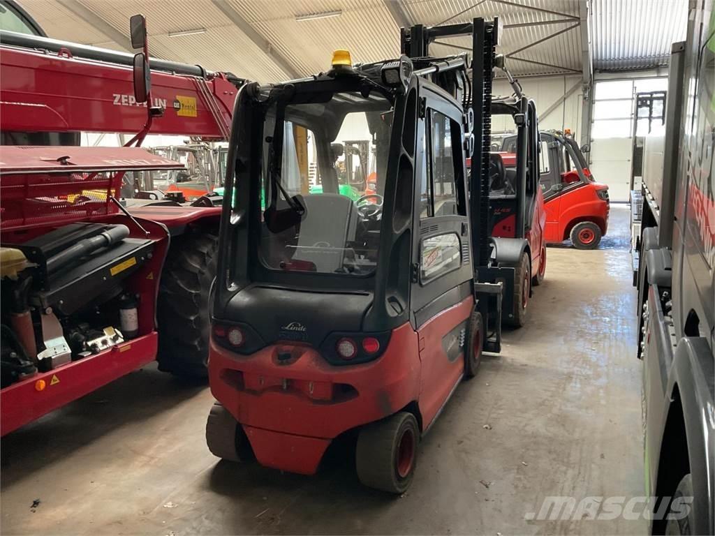 Linde E 30 - 01 Електрически вилични кари-повдигачи