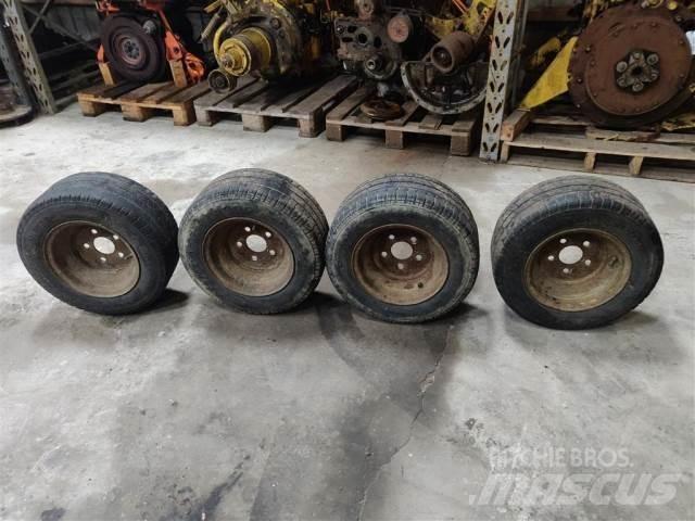  10 195/55R10 Ремаркета за превоз на автомобили
