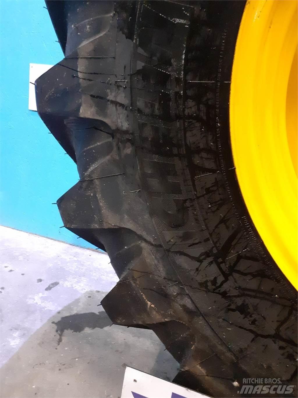  28 440/80R28 Гуми