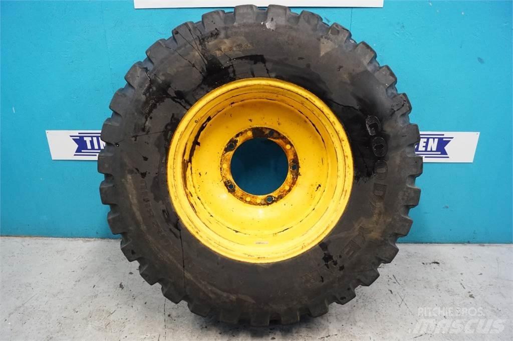  28 440/80R28 Гуми