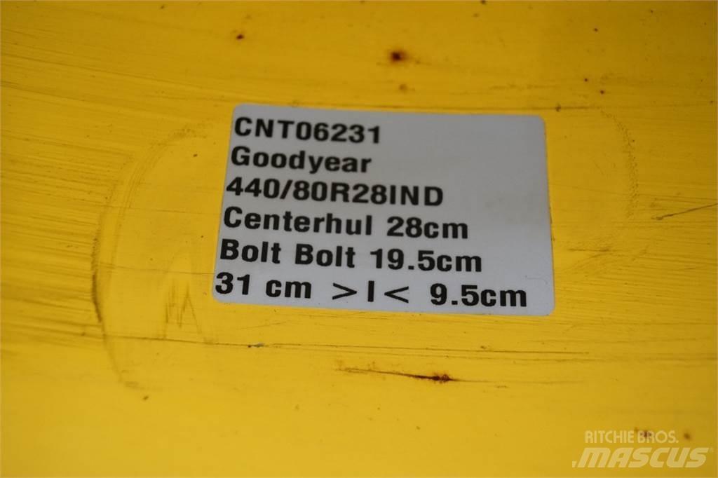  28 440/80R28 Гуми