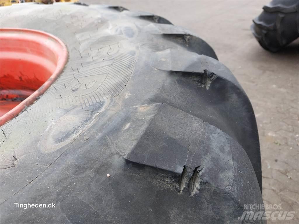  32 1050/50 R32 Колелета/Гуми