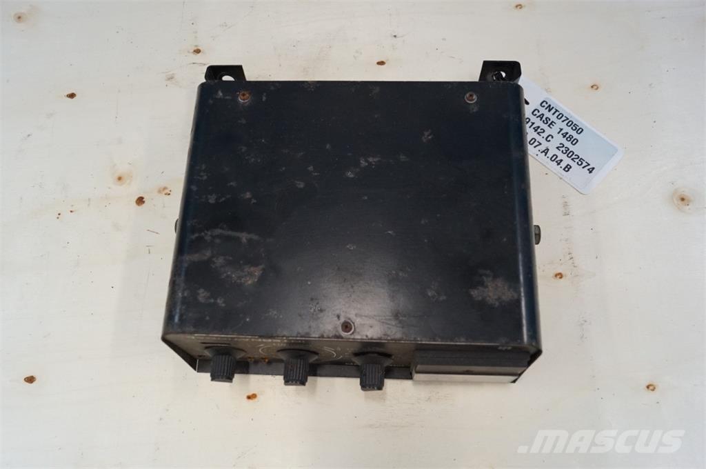 CASE 1480 Електроники