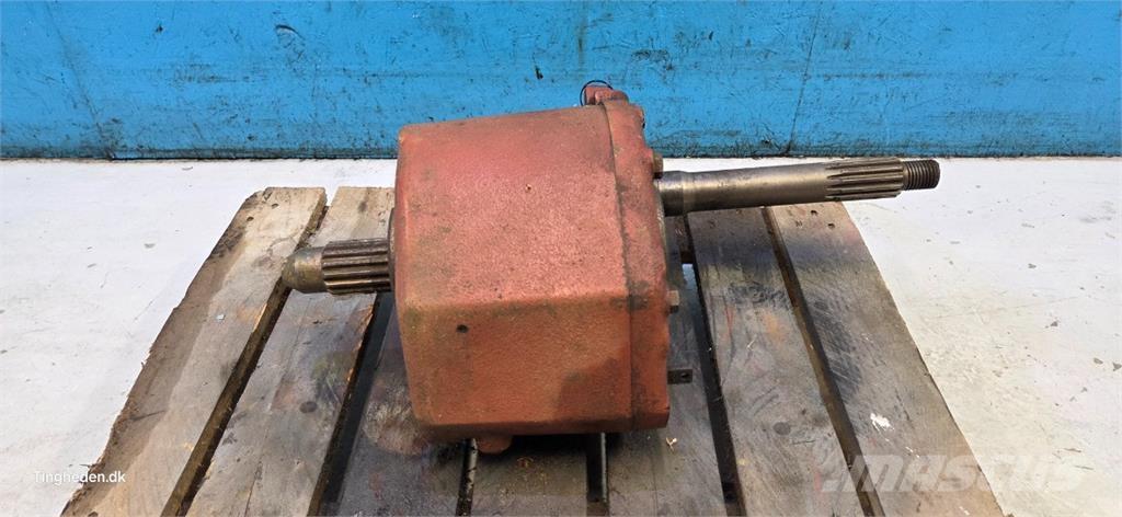 CASE 1620 Предаване