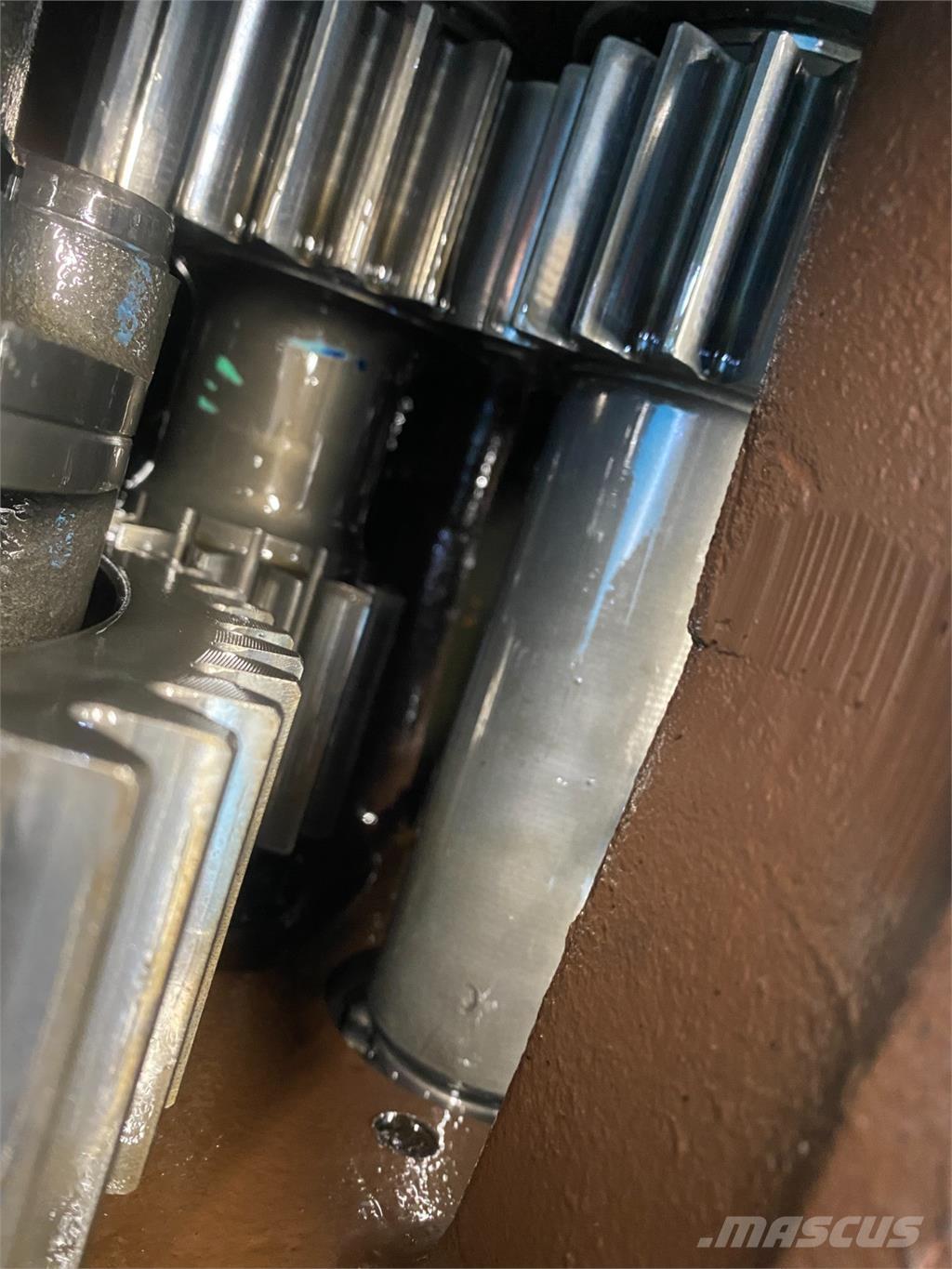 CASE 1640 Предаване