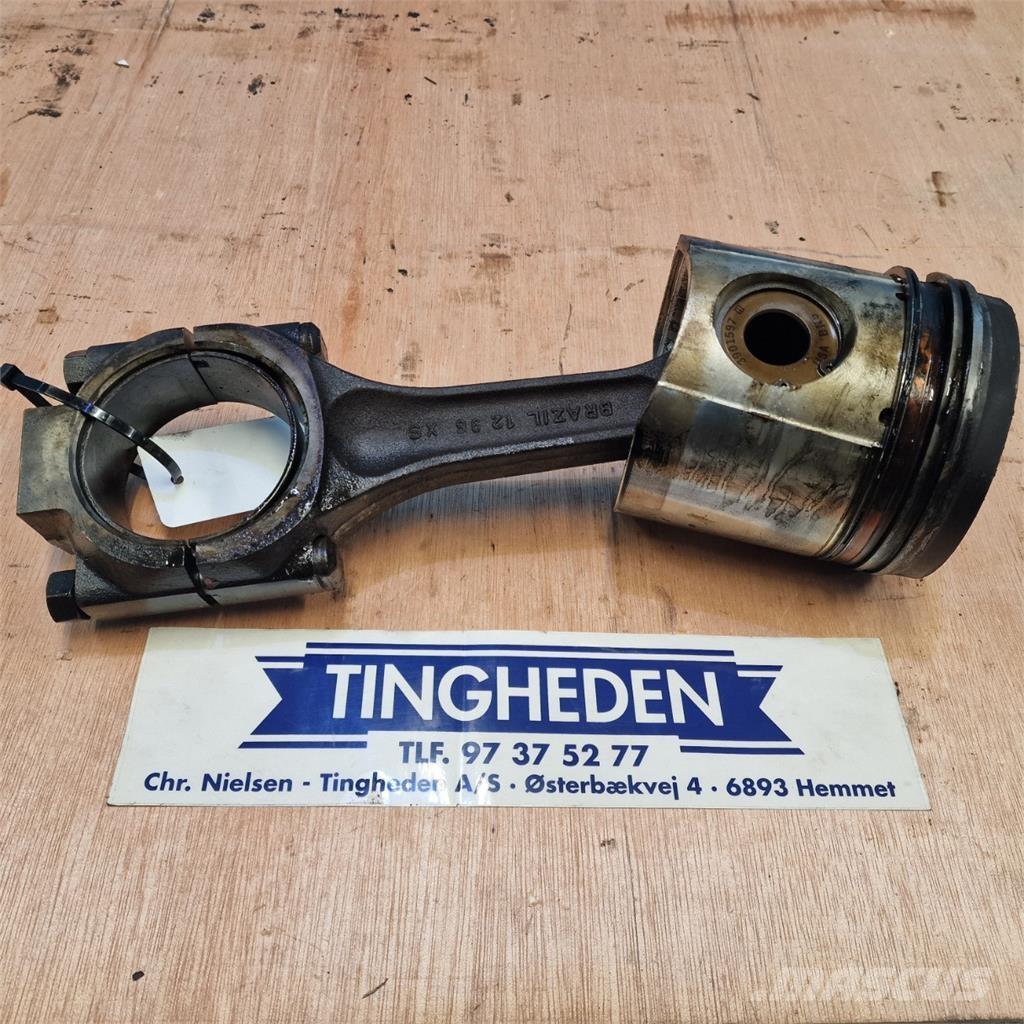 CASE 2188 Двигатели