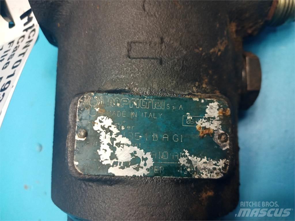 CASE 595 Хидравлични
