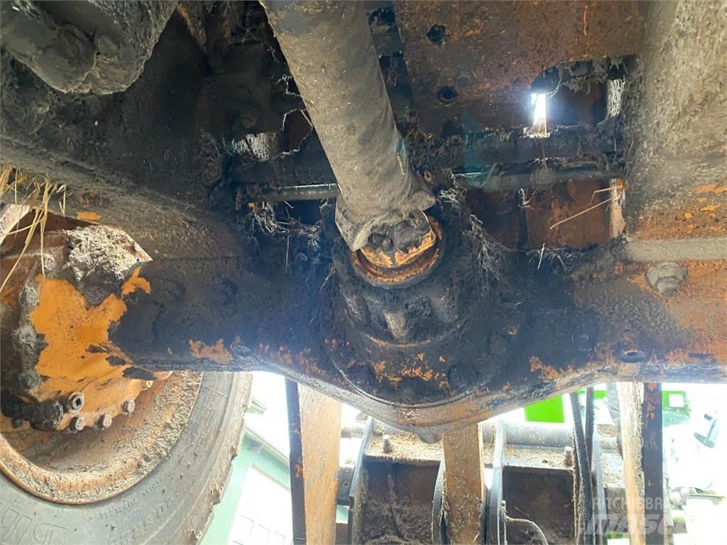 CASE 621D Колесни товарачи