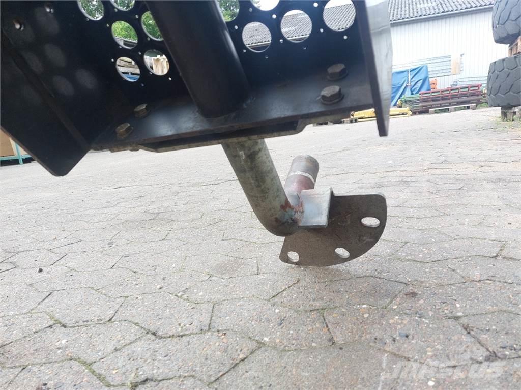 CASE 7010 Кабина