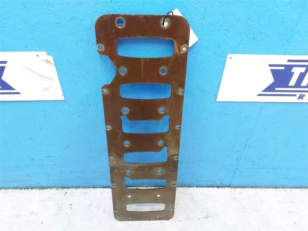 CASE 7010 Двигатели