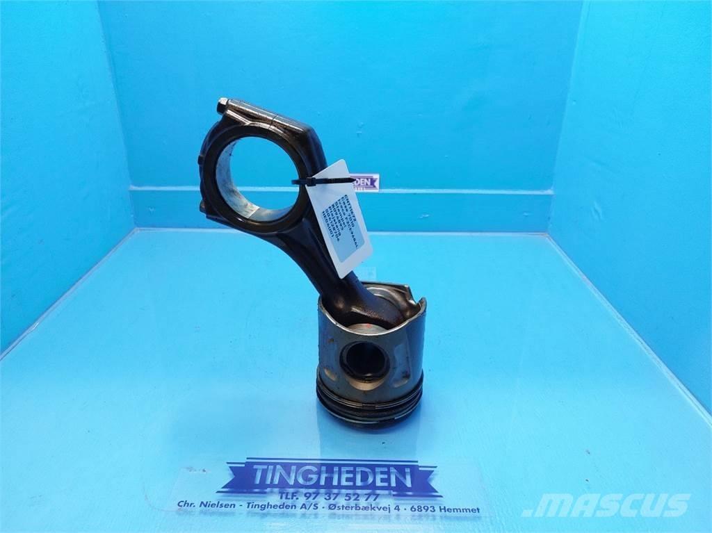 CASE 7010 Двигатели