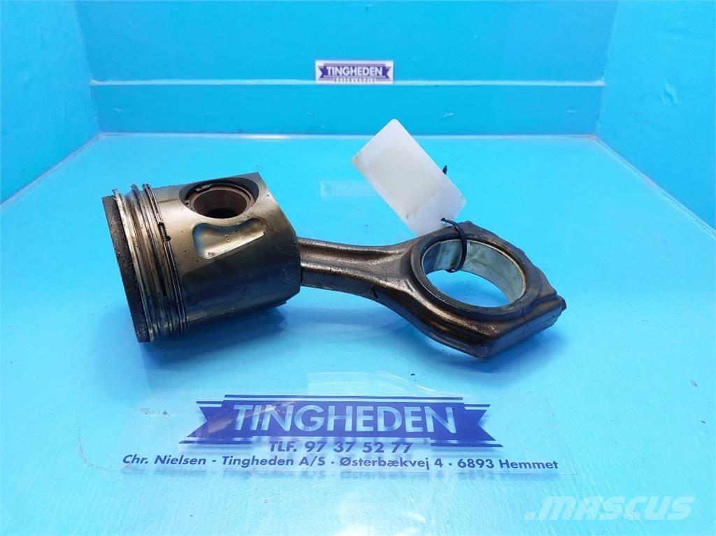 CASE 7010 Двигатели