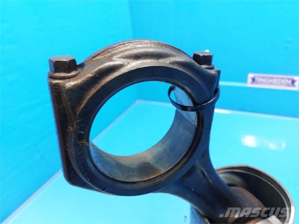 CASE 7010 Двигатели