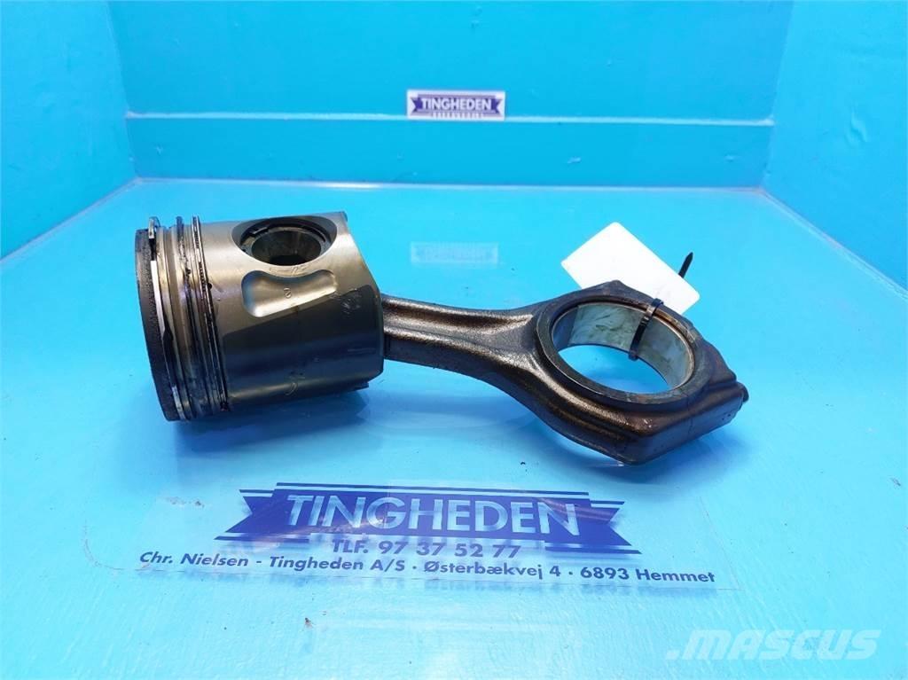 CASE 7010 Двигатели