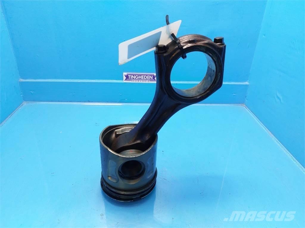 CASE 7010 Двигатели