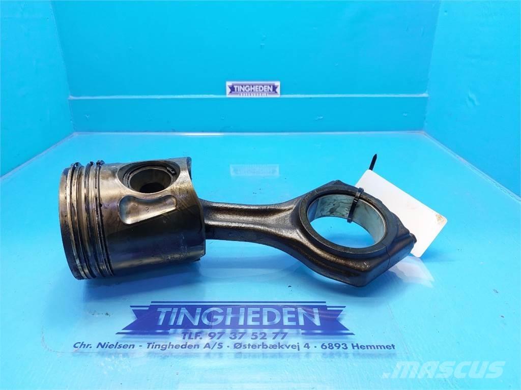 CASE 7010 Двигатели