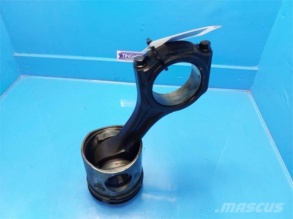 CASE 7010 Двигатели