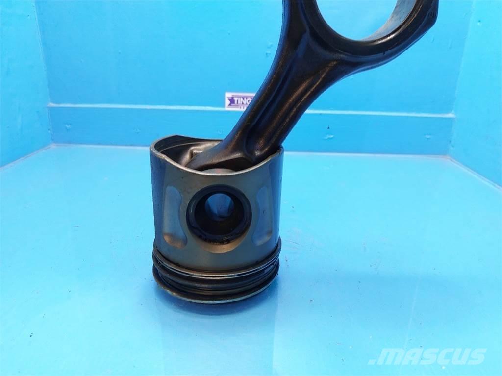 CASE 7010 Двигатели