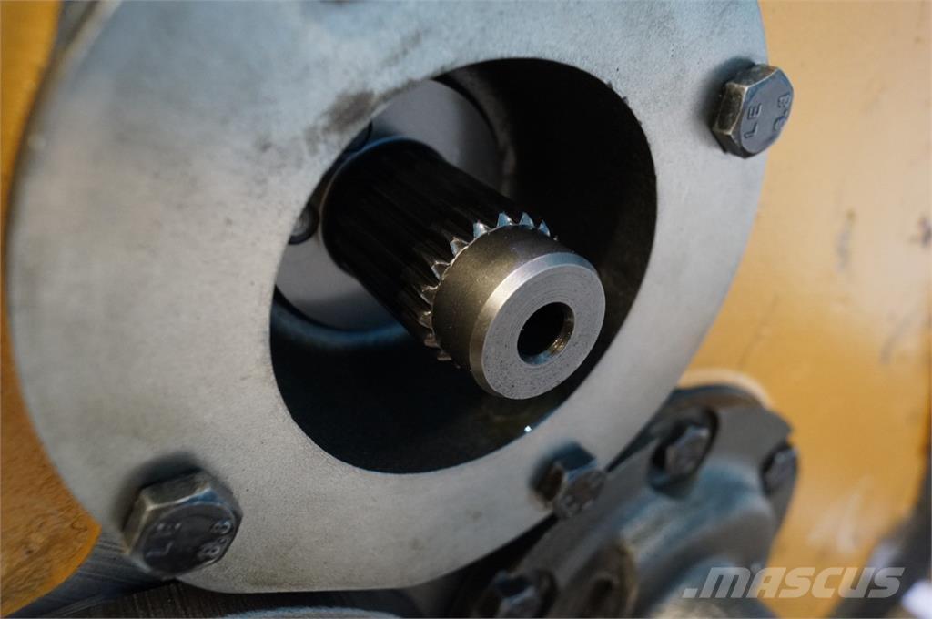 CASE 7130 Предаване