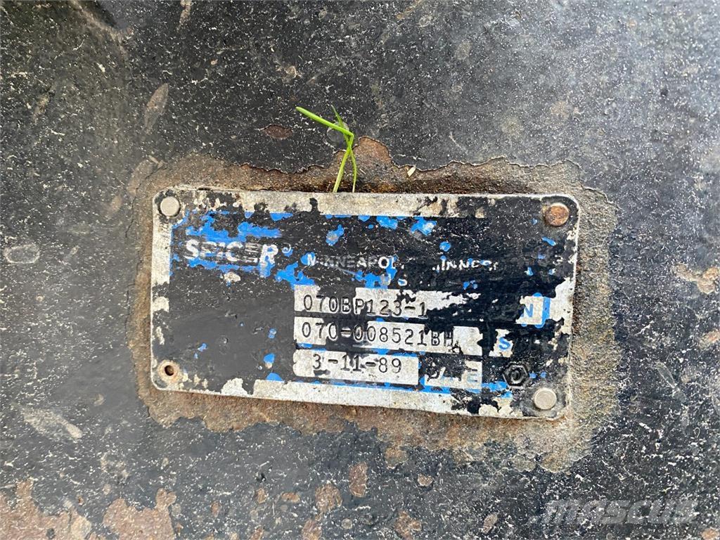 CASE 7130 Трактори