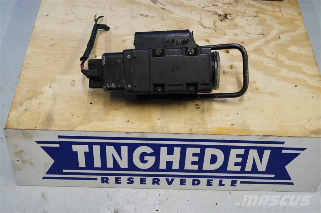 CASE 7130 Електроники