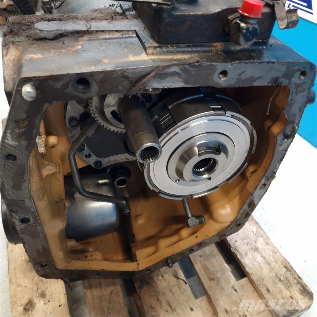 CASE 7130 Предаване