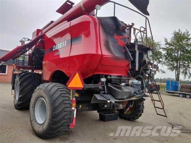 CASE 8010 Комбайни