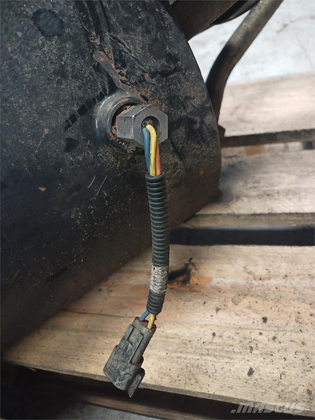 CASE 8010 Предаване