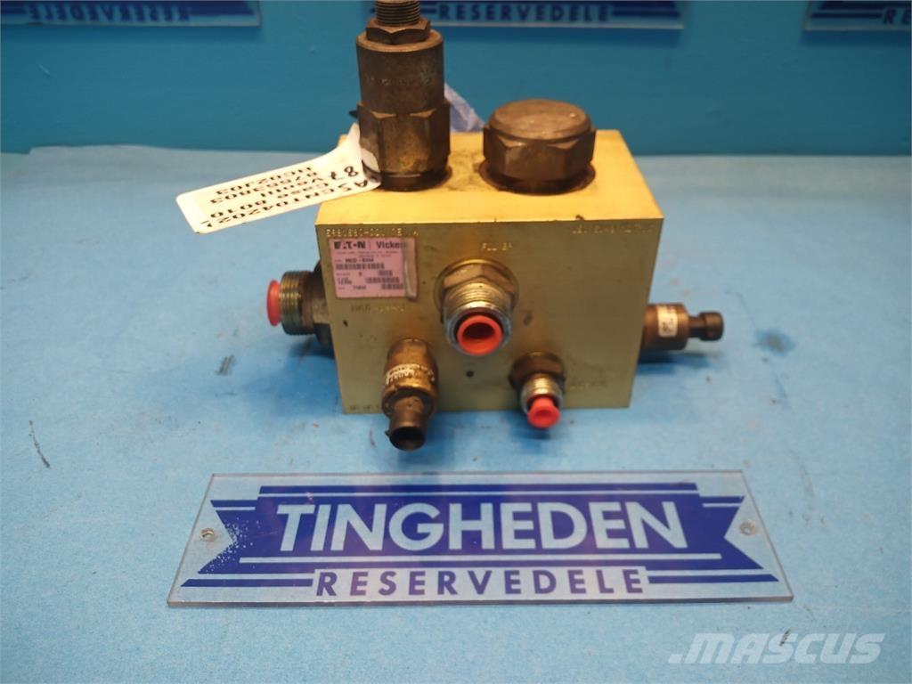 CASE 8010 Хидравлични