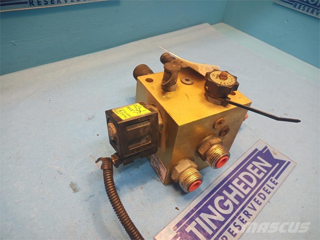 CASE 8010 Хидравлични