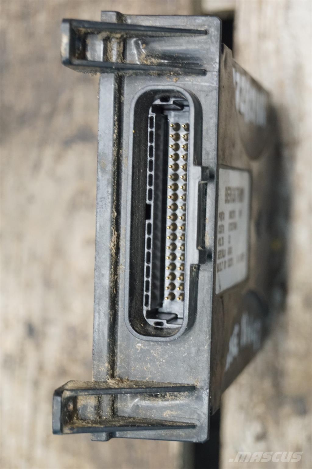 CASE 8010 Електроники