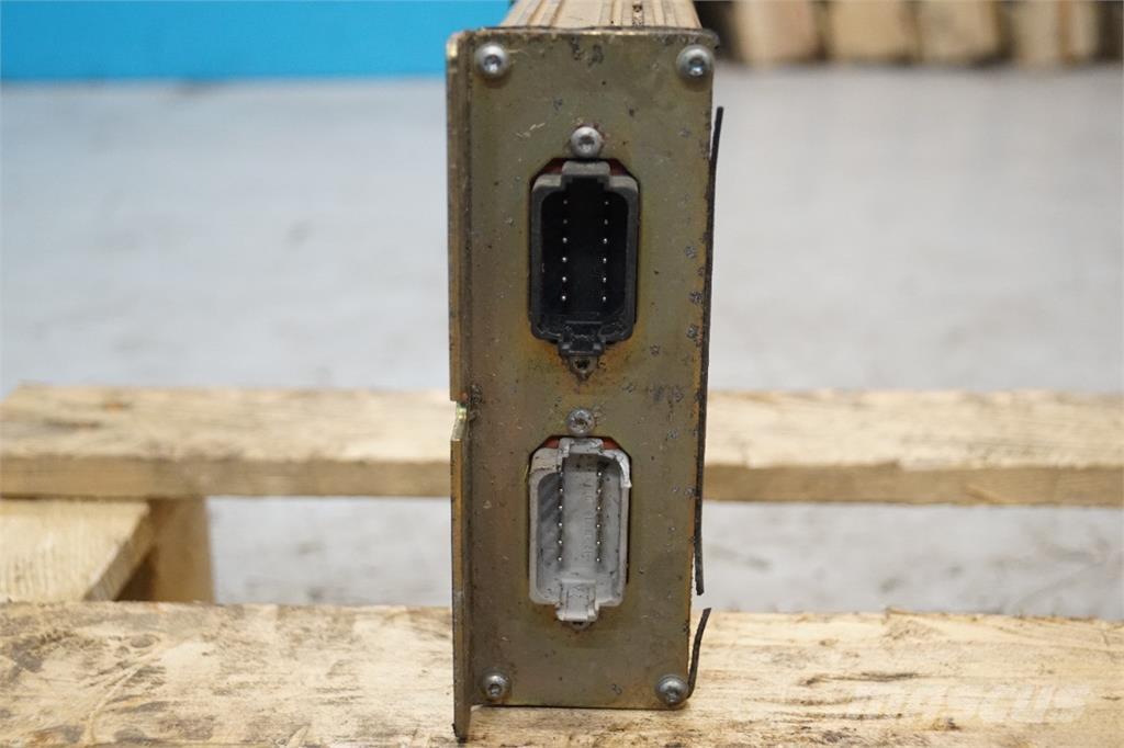 CASE 8010 Електроники