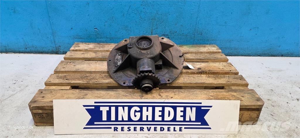 CASE 8010 Предаване