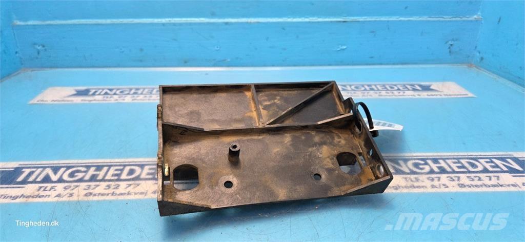 CASE 844XL Кабина