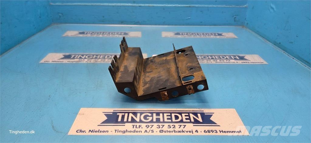 CASE 844XL Кабина