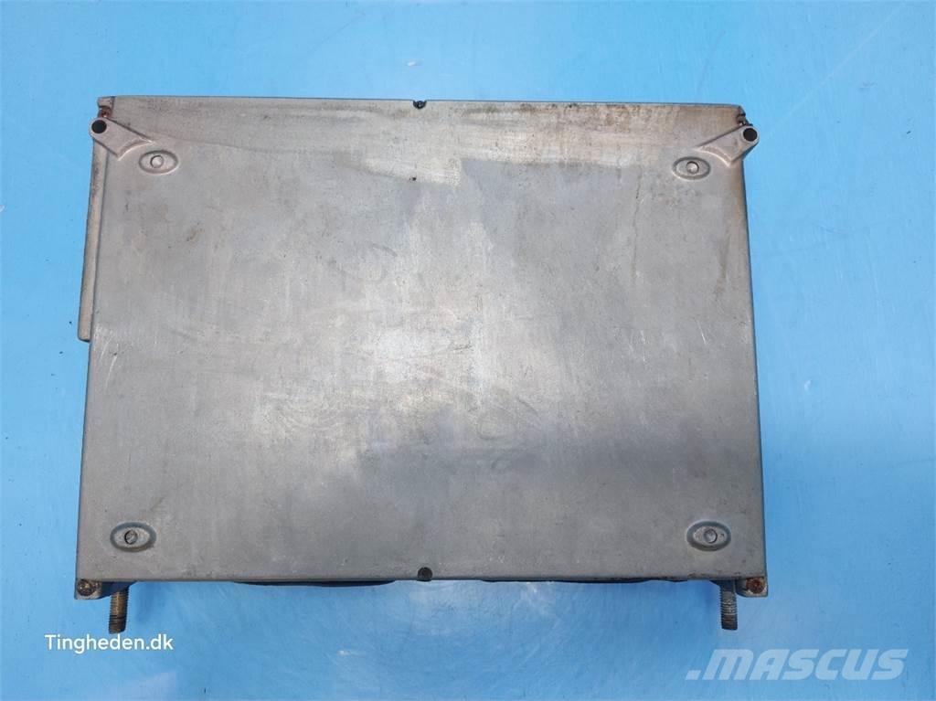 CASE 9120 Електроники