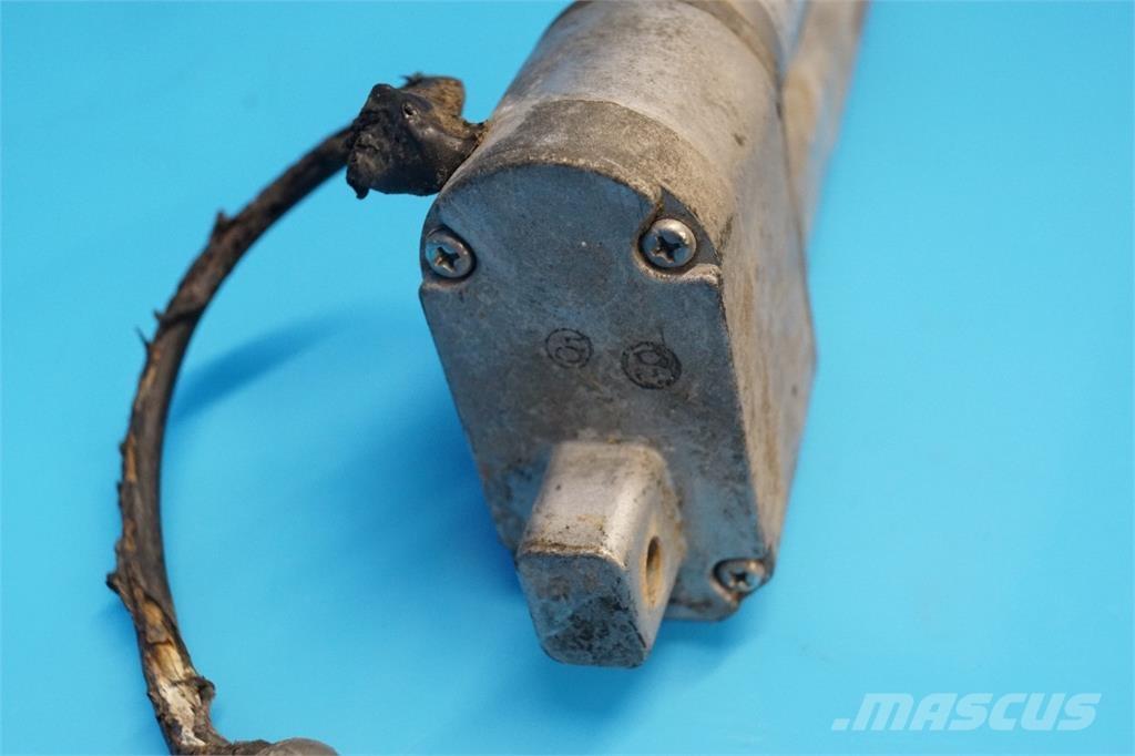 CASE 9230 Електроники