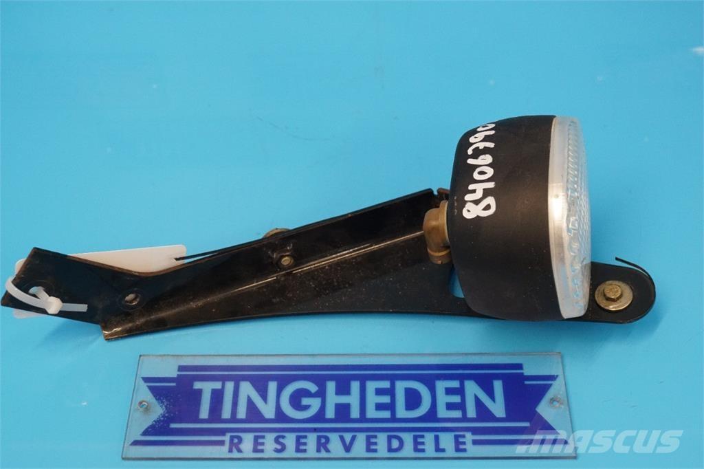 CASE 9230 Електроники