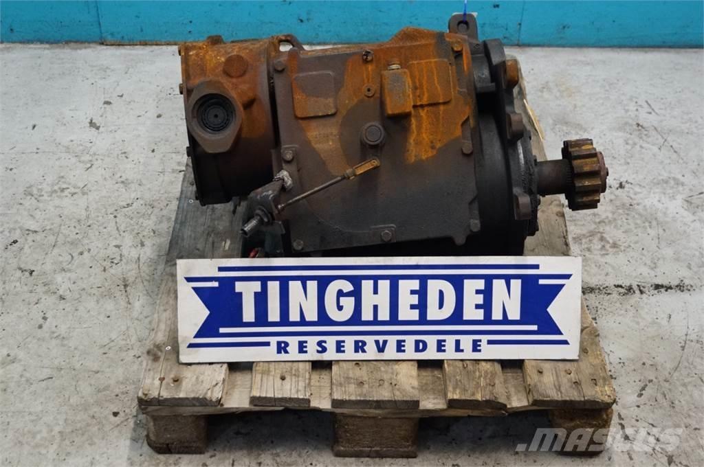 CASE Axial 9010 Предаване