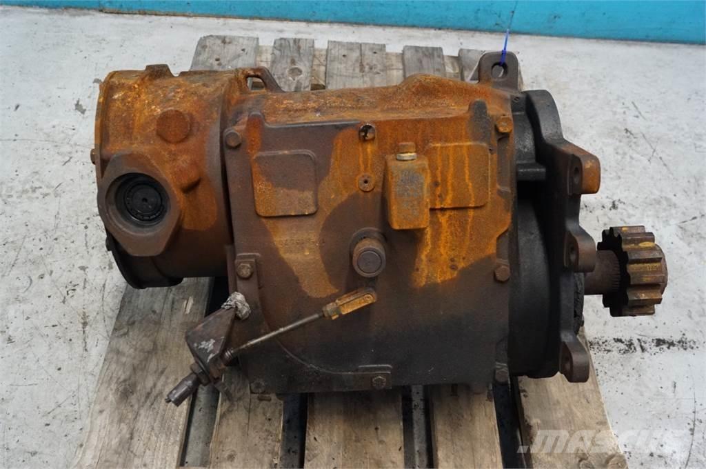 CASE Axial 9010 Предаване